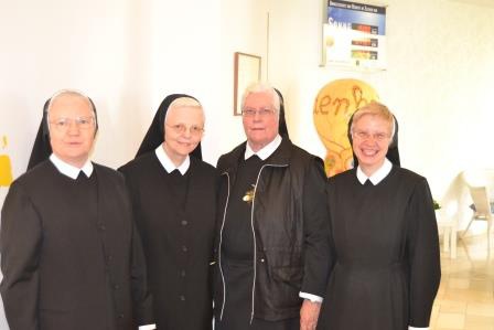 Ordensjubiläum Sr. Kunigunde Sr. Kunigunde im Kreise ihrer Mitschwestern