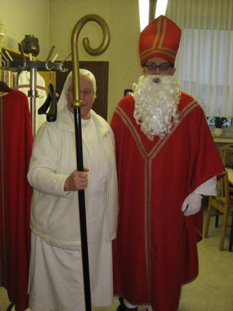 Schwester Oberin empfägt den Nikolaus Auch die Schwester Oberin empfing den heiligen Mann